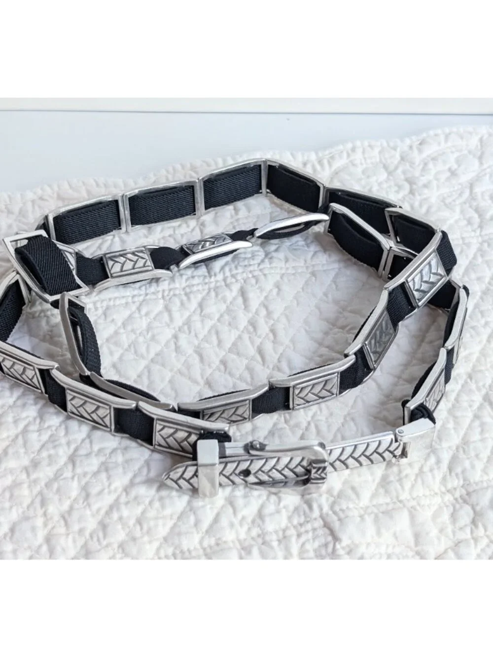 Vintage Chico's Rectangular Silver Metal Tile Concho Elastic Belt Fits 40-48